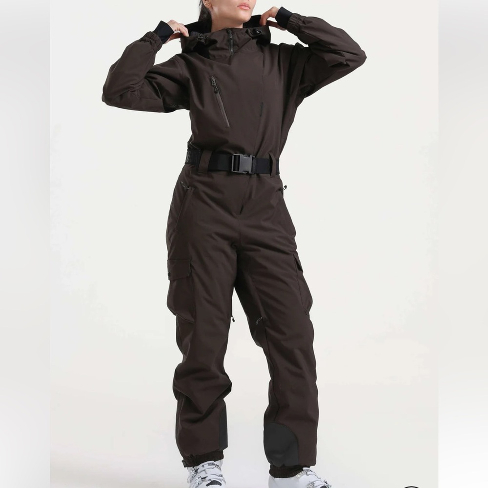 NWT GSOU SNOW Women’s Insulated Slim-Fit Stretch One-Piece Belted Ski Snow Suit